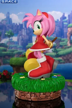 Amy Statue