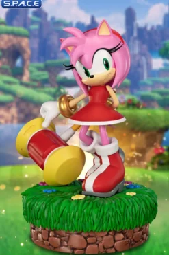 Amy Statue
