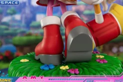 Amy Statue