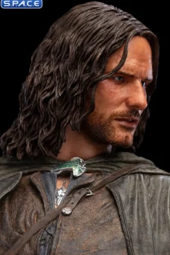 Aragorn »Hunter of the Plains« Statue