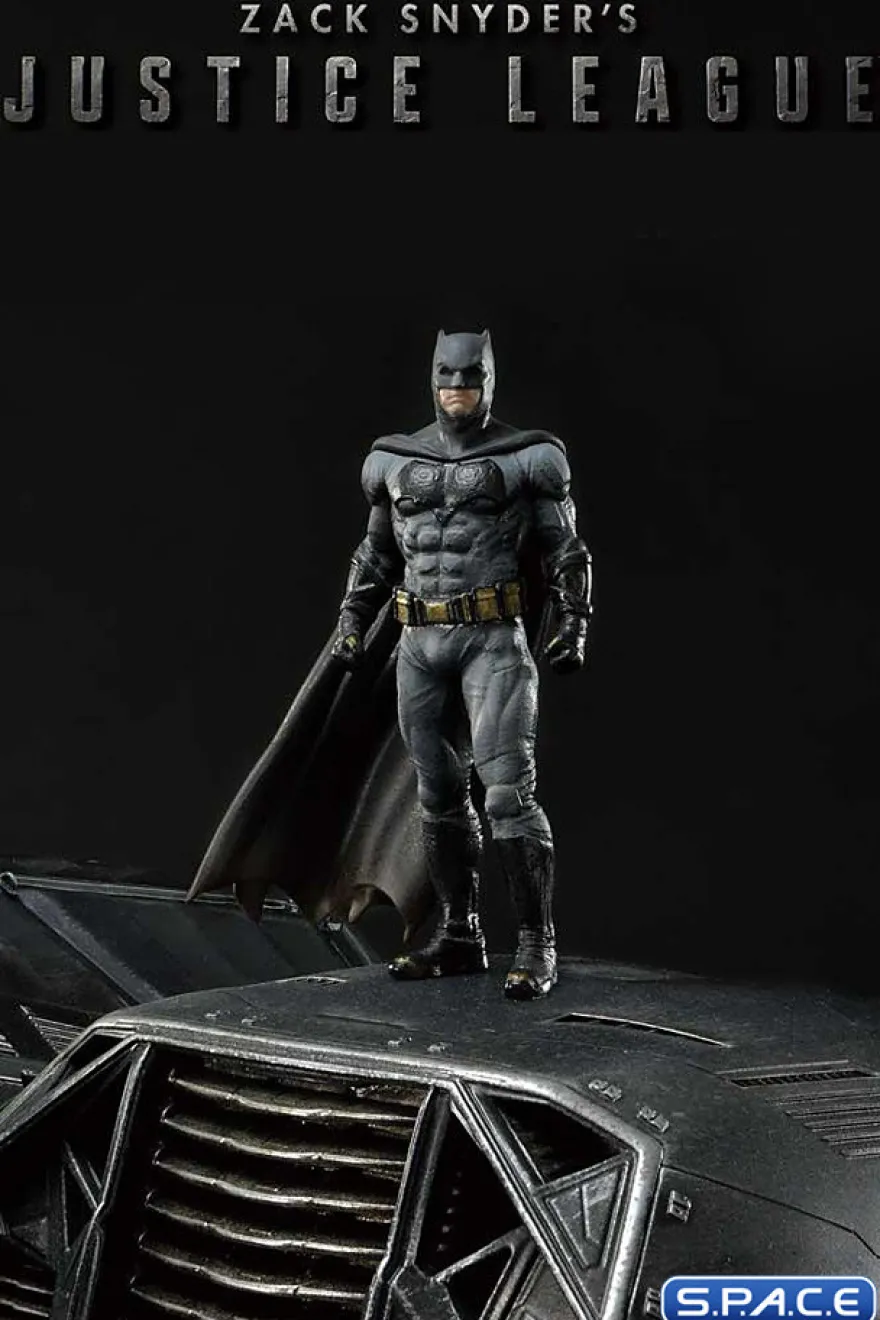 Bat-Tank Deluxe Museum Masterline Statue