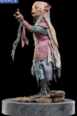 Brea the Gelfling Statue