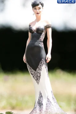 Catwoman Wedding Dress Statue