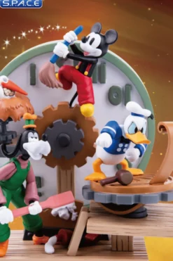 Clock Cleaners Diorama Stage 046