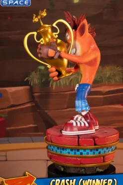 Crash »Winner« Statue