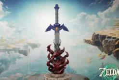 1:1 Decayed Master Sword Life-Size Statue