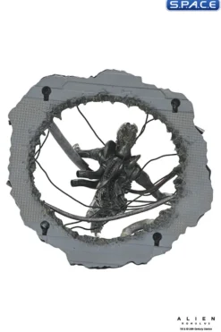 Deluxe Suspended Lab Xenomorph XX121