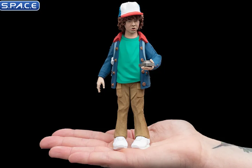 Dustin the Pathfinder Mini Epics Vinyl Figure
