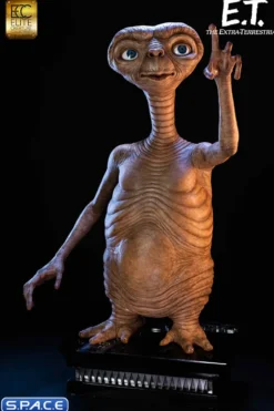 1:1 E.T. Life-Size Maquette