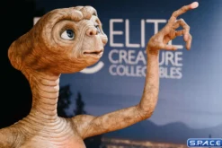 1:1 E.T. Life-Size Maquette