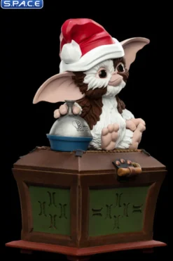 Gizmo with Santa Hat Mini Epics Vinyl Figure
