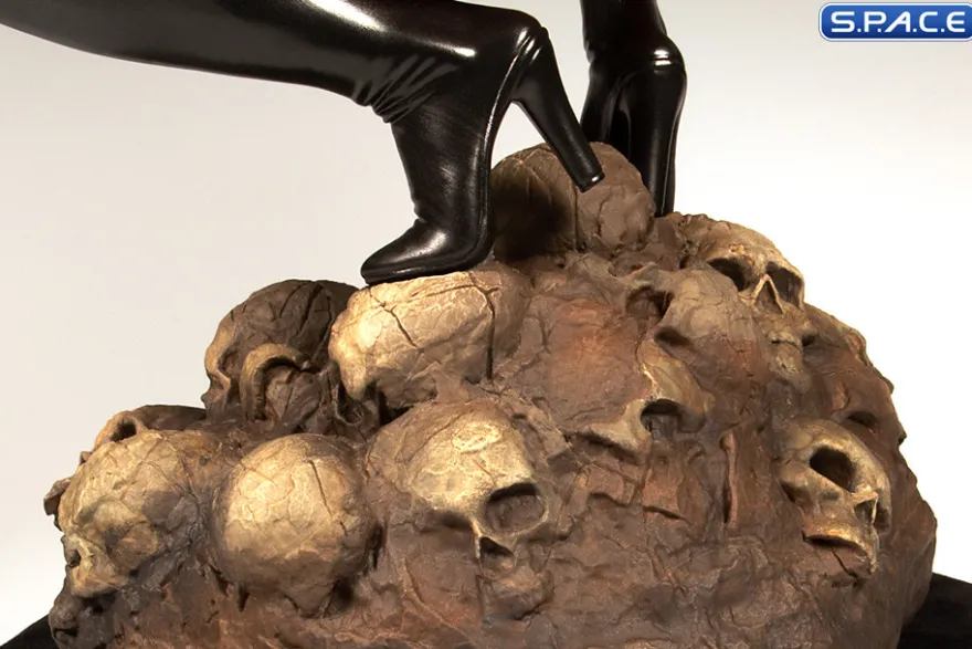 Hellwitch Statue