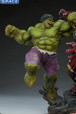 Hulk vs. Hulkbuster Maquette