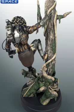 Jungle Hunter Predator Statue
