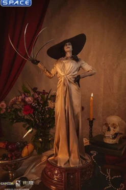 Lady Dimitrescu Statue
