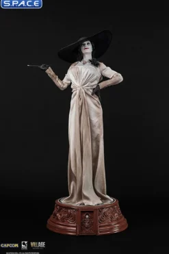 Lady Dimitrescu Statue