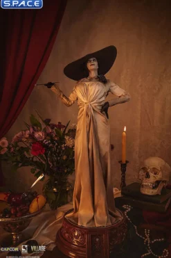 Lady Dimitrescu Statue
