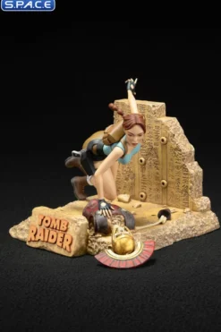 Lara Croft PVC Statue - Classic Era Version