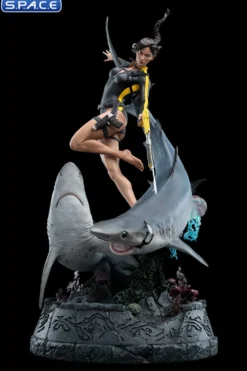 Lara Croft »Quest for Avalon« Statue