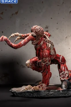 Licker Statue