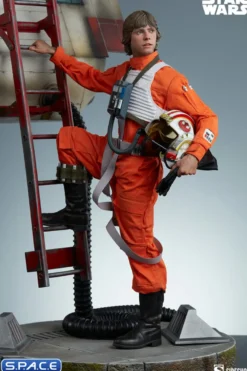 Luke Skywalker & X-Wing »Red Five, Standing By« Premium Format Figure