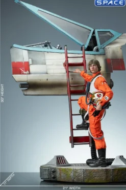 Luke Skywalker & X-Wing »Red Five, Standing By« Premium Format Figure