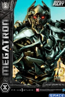 Megatron Deluxe Museum Masterline Statue