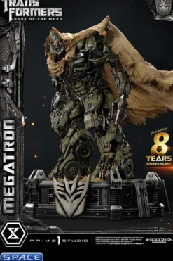 Megatron Museum Masterline Statue