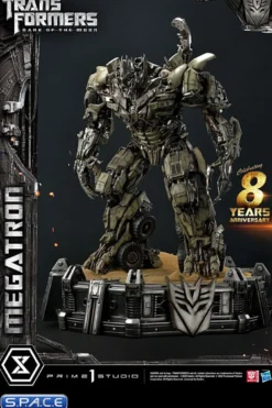 Megatron Museum Masterline Statue