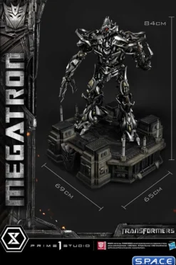 Megatron Museum Masterline Statue