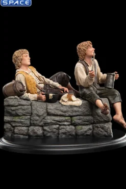 Merry and Pippin Mini-Statue