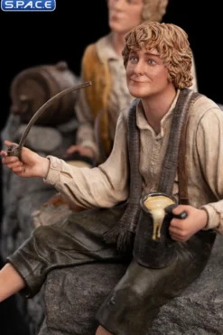 Merry and Pippin Mini-Statue