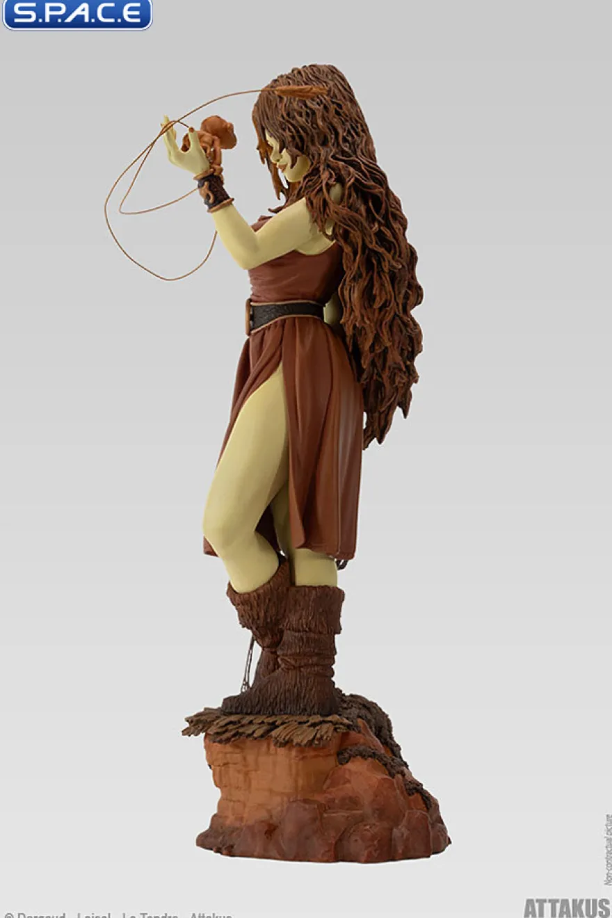 Pelisse mit Pelzchen Statue - Sepia Version