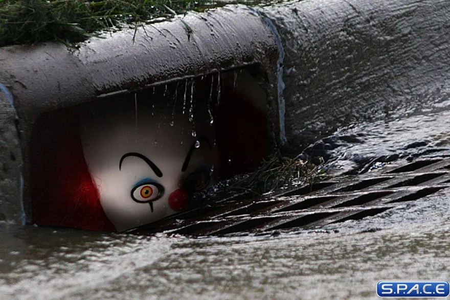 Pennywise Living Dead Doll