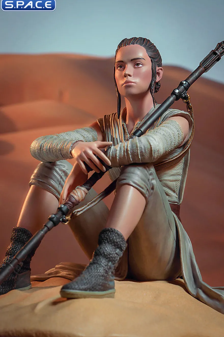 Rey Dreamer Premier Collection Statue