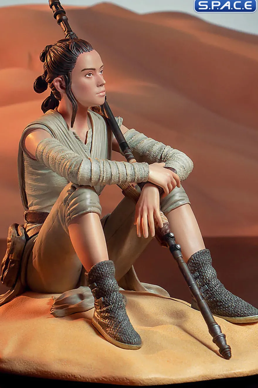Rey Dreamer Premier Collection Statue