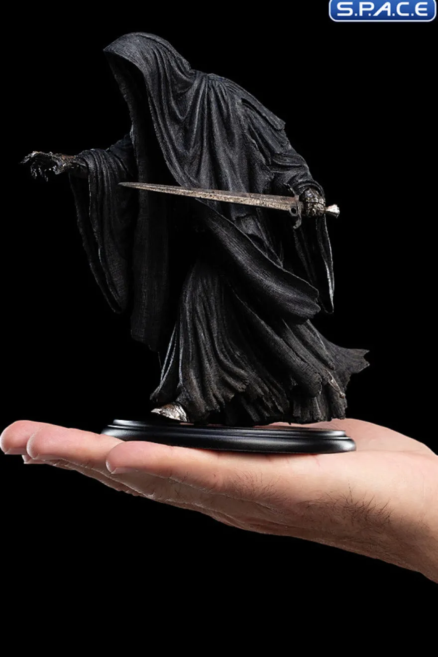 Ringwraith at the Prancing Pony Mini-Statue