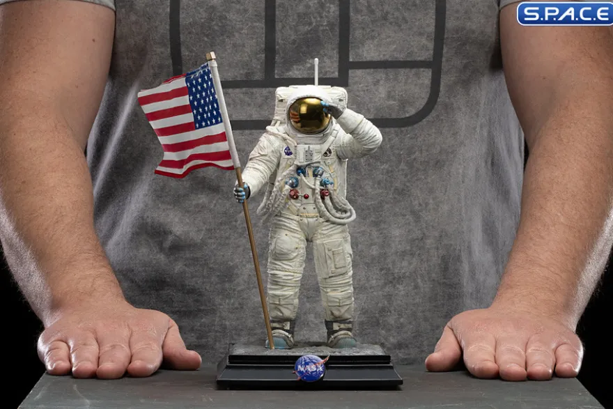 1/10 Scale Apollo 11 Astronaut Art Scale Statue