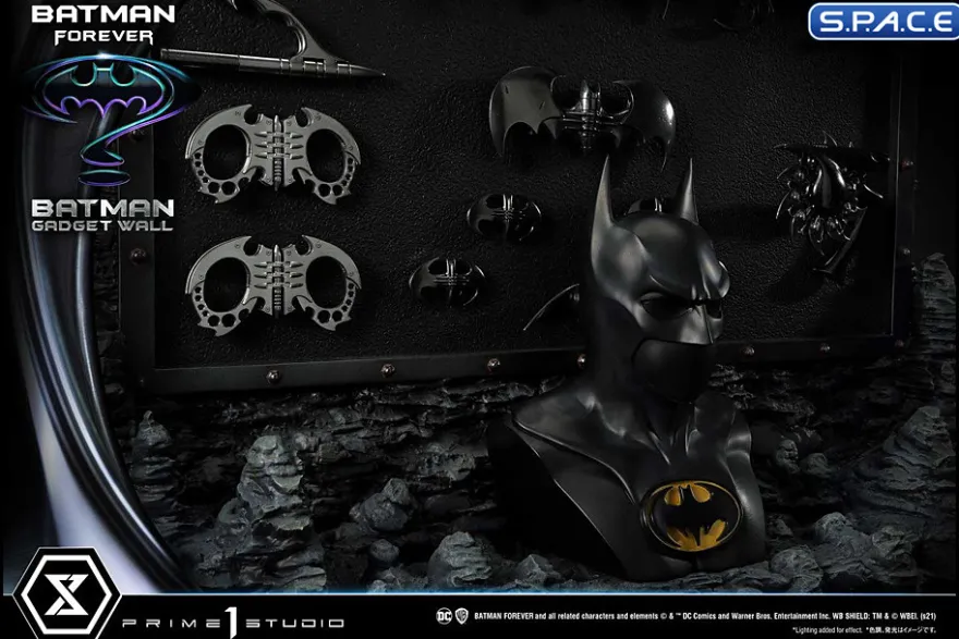 1/3 Scale Batman Gadget Wall Museum Masterline Statue