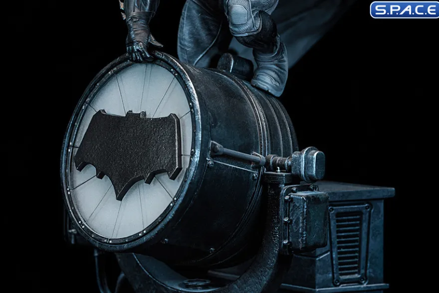 1/10 Scale Batman on Batsignal Deluxe Art Scale Statue