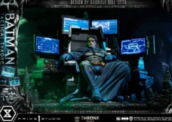 1/4 Scale Batman Ultimate Tactical Throne Throne Legacy Statue