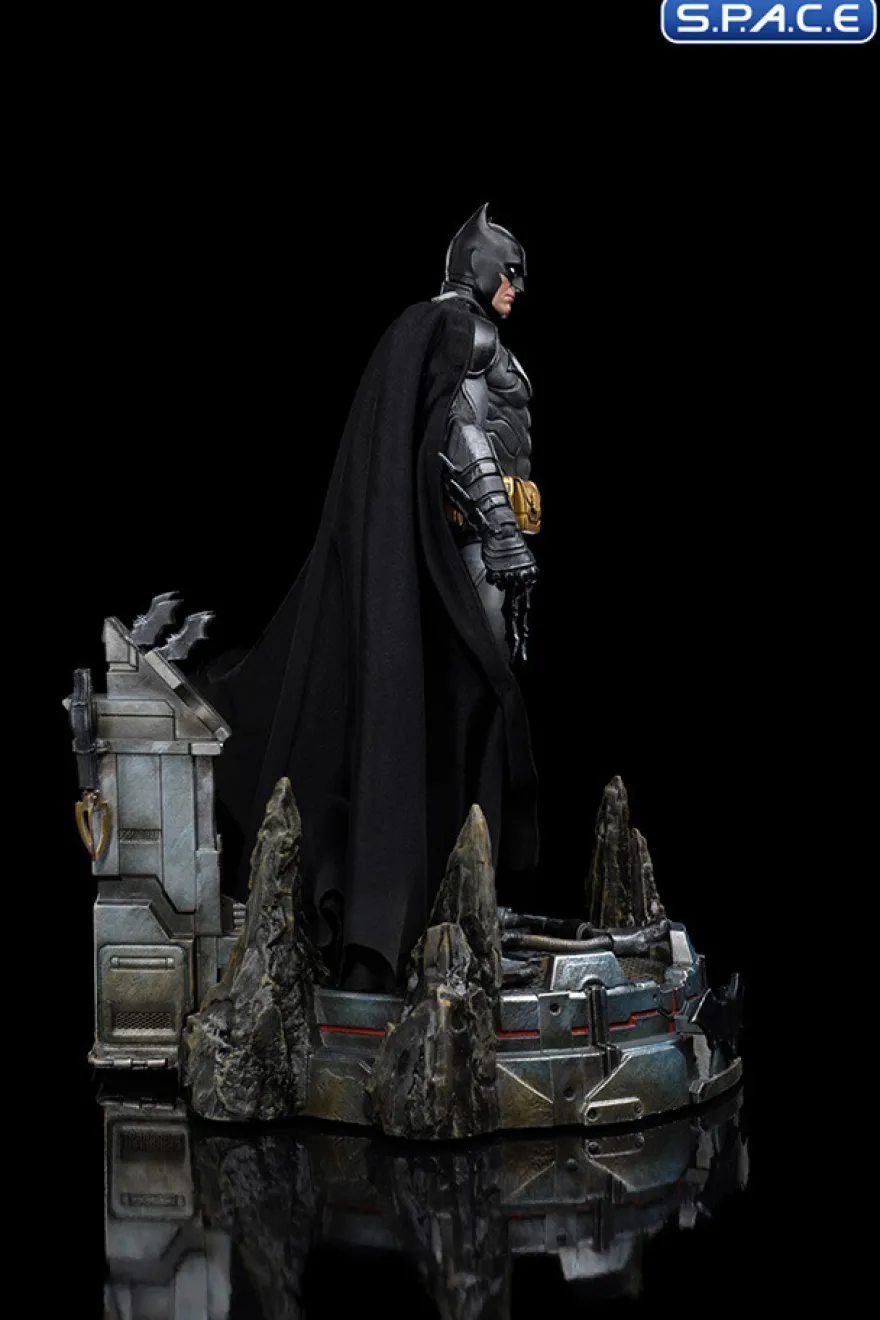 1/10 Scale Batman Unleashed Deluxe Art Scale Statue