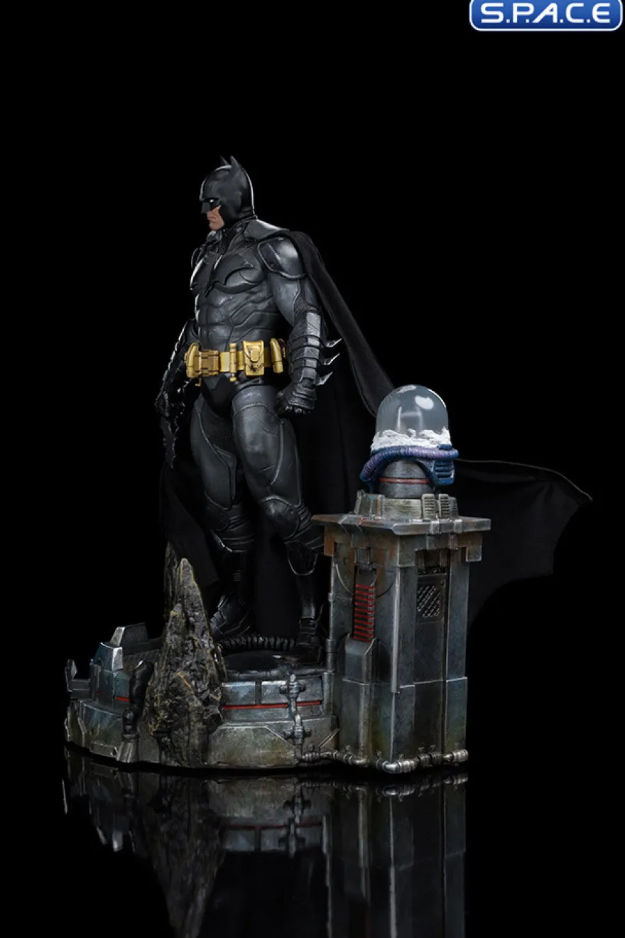 1/10 Scale Batman Unleashed Deluxe Art Scale Statue
