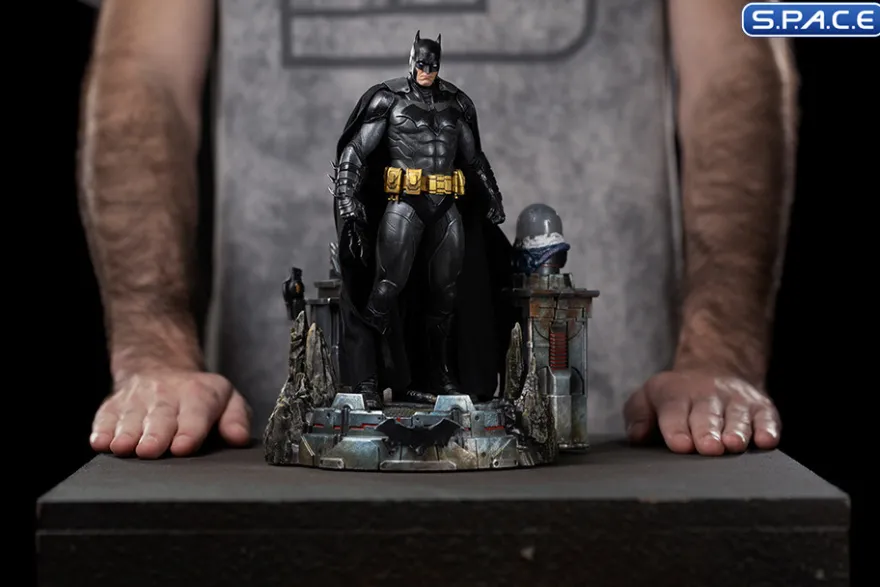 1/10 Scale Batman Unleashed Deluxe Art Scale Statue