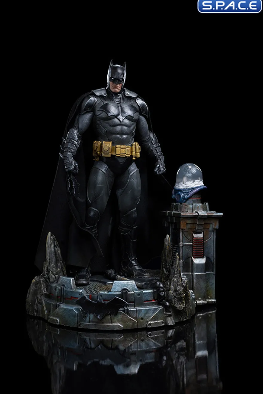 1/10 Scale Batman Unleashed Deluxe Art Scale Statue