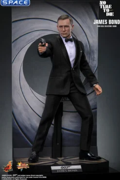 1/6 Scale Daniel Craig as James Bond