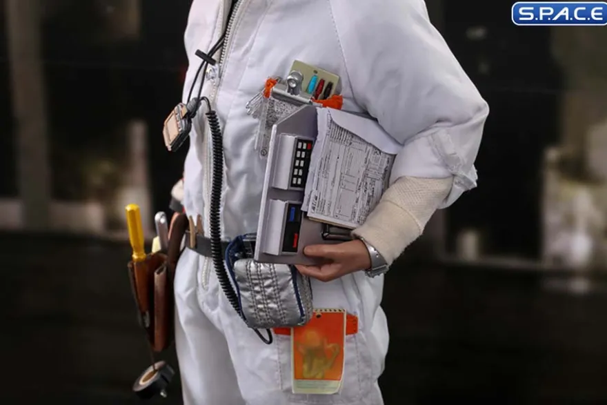 1/6 Scale Doc Brown Movie Masterpiece MMS609