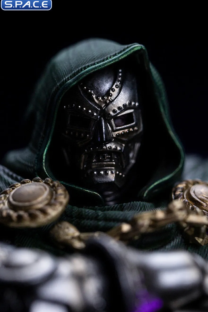 1/10 Scale Doctor Doom Deluxe Art Scale Statue