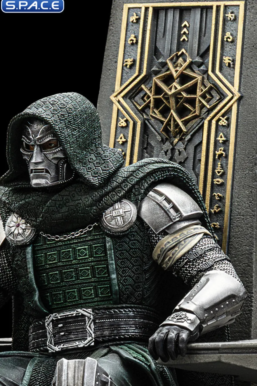 1/10 Scale Doctor Doom on Throne Deluxe Art Scale Statue