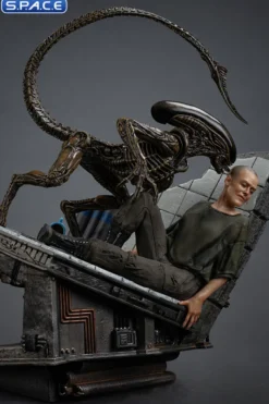 1/10 Scale Ellen Ripley & Dog Alien Art Scale Statue